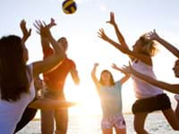 Teambuilding im Ausland: am Strand von Scheveningen (Holland)